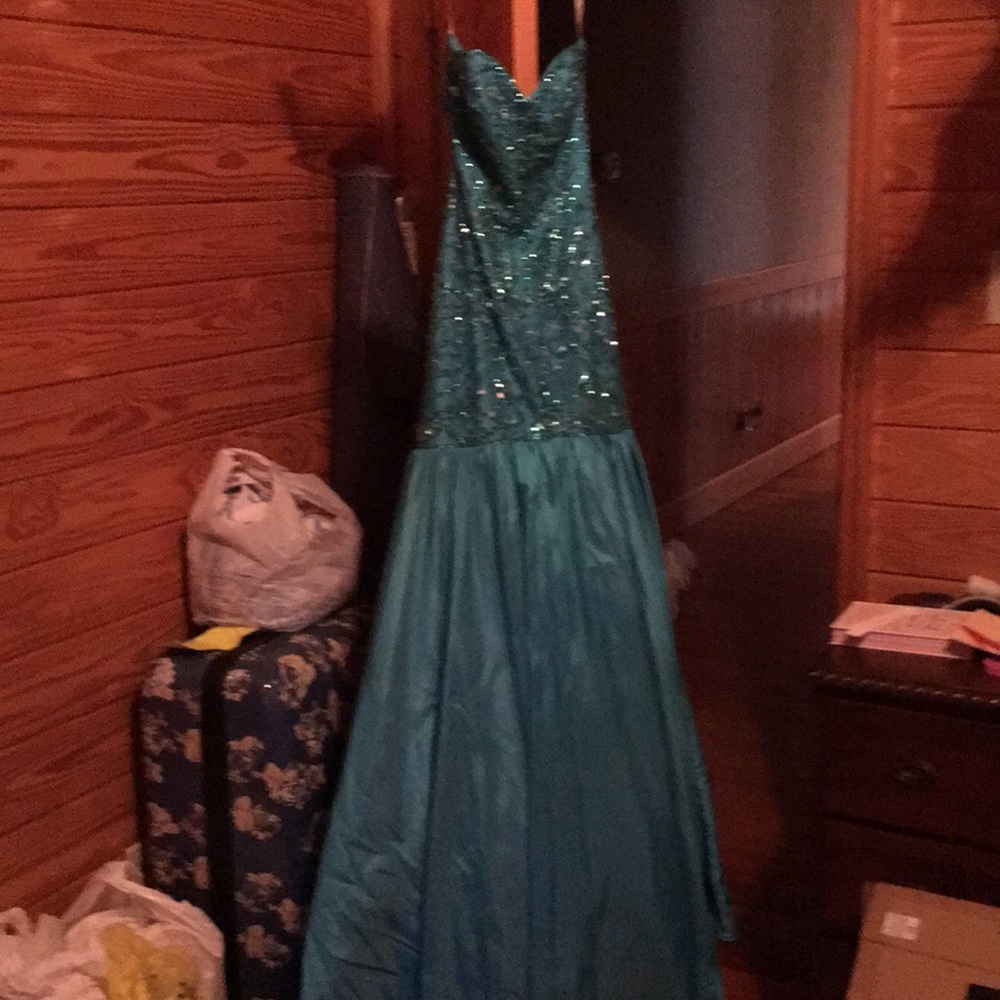 Sherri Hill mermaid aqua prom dress